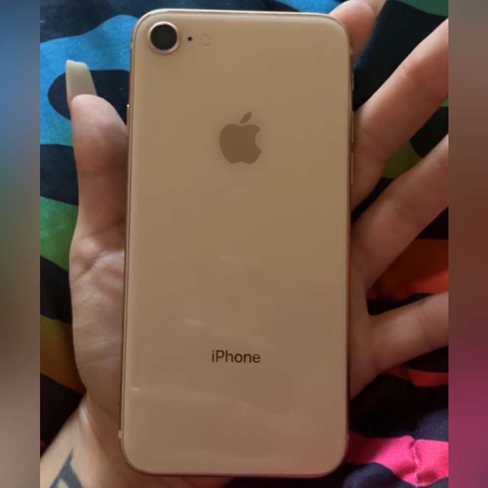 iPhone 8.
